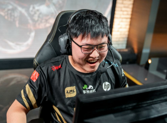 冬幕节即将来临 风暴英雄新乱斗战场迎雪仗